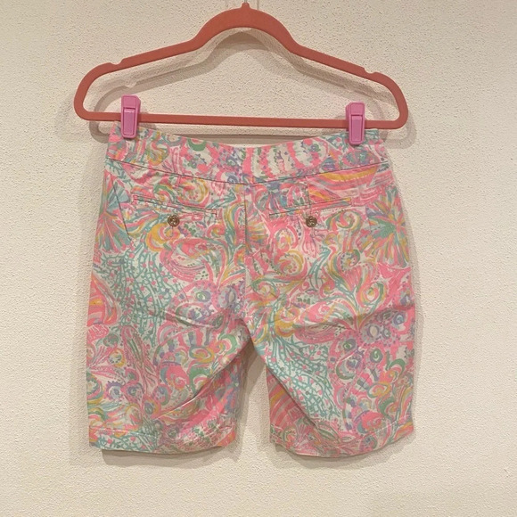 Lilly Pulitzer Chipper Shorts in Multi Swiss Fish Size 0 EUC - Picture 4 of 4